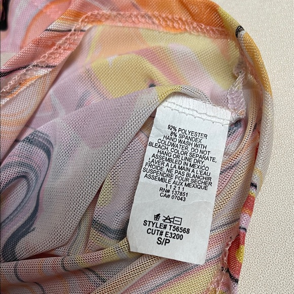 Gaze Sheer Multicolor Swirl Crop Top - Picture 5 of 9